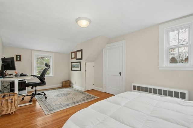 94 Spruce St, Framingham, MA 01701