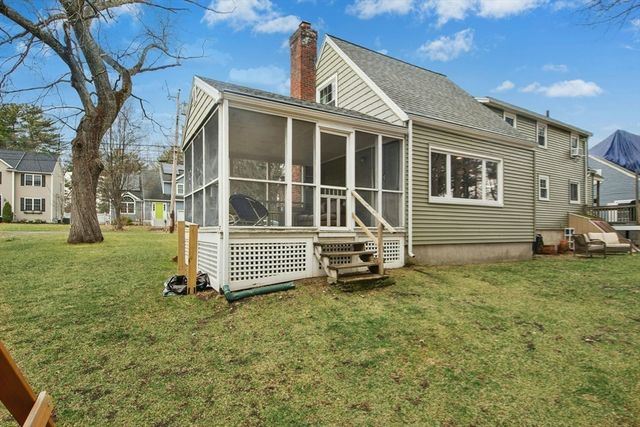 94 Spruce St, Framingham, MA 01701