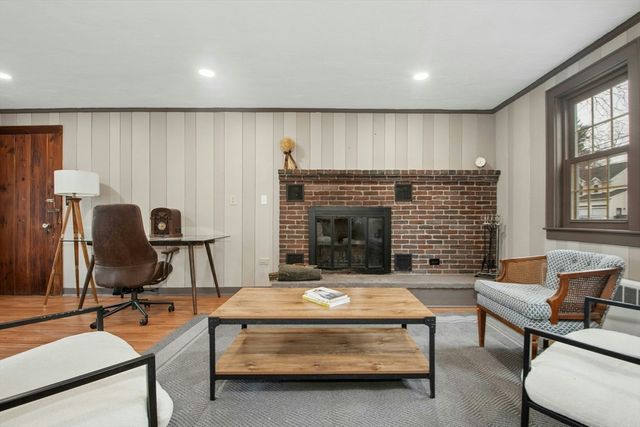 94 Spruce St, Framingham, MA 01701