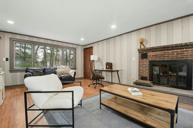 94 Spruce St, Framingham, MA 01701