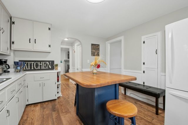 94 Spruce St, Framingham, MA 01701