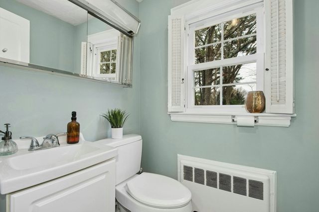 94 Spruce St, Framingham, MA 01701