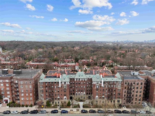 77-16 Austin Street 4L, Forest Hills, NY 11375