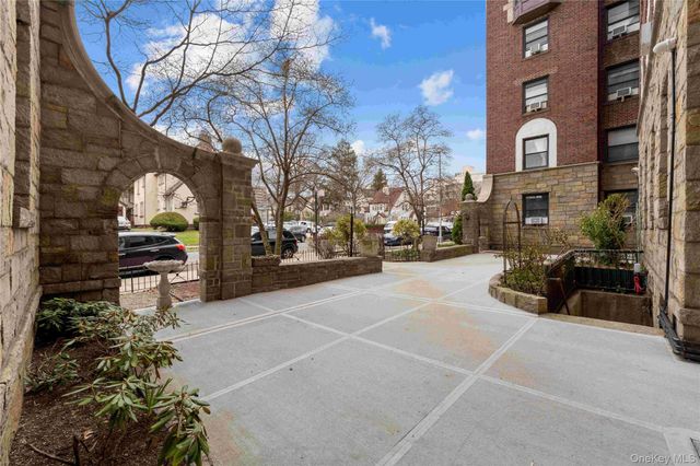 77-16 Austin Street 4L, Forest Hills, NY 11375