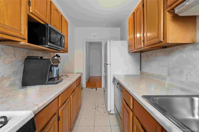 77-16 Austin Street 4L, Forest Hills, NY 11375