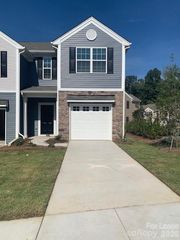 8028 Murray Branch Drive, Charlotte, NC 28216