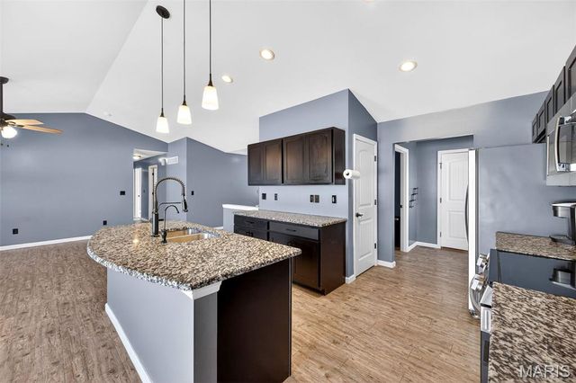 101 Kensington Palace Drive, Troy, MO 63379