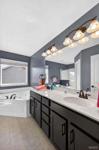 101 Kensington Palace Drive, Troy, MO 63379