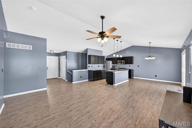 101 Kensington Palace Drive, Troy, MO 63379