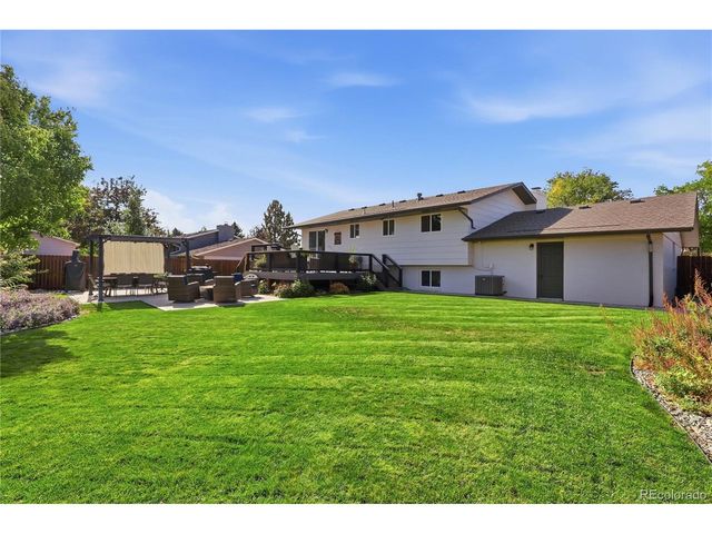 64 Baylor Dr, Longmont, CO 80503
