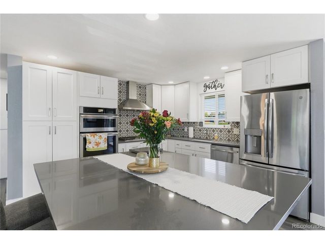 64 Baylor Dr, Longmont, CO 80503