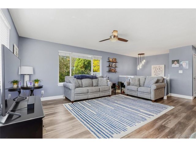 64 Baylor Dr, Longmont, CO 80503