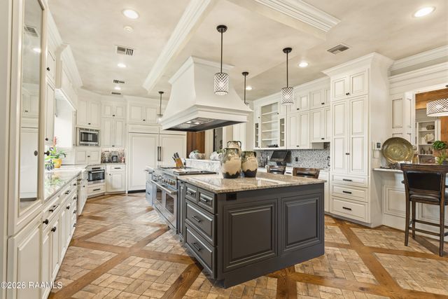 100 Shannon Road, Lafayette, LA 70503