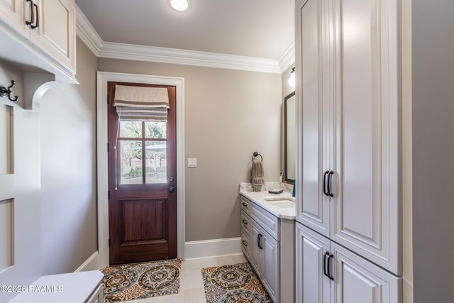 100 Shannon Road, Lafayette, LA 70503