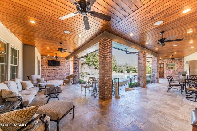 100 Shannon Road, Lafayette, LA 70503