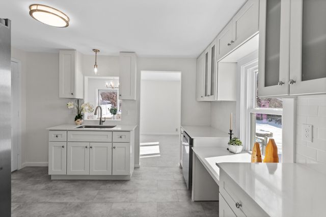 4241 Yosemite Avenue S, Saint Louis Park, MN 55416