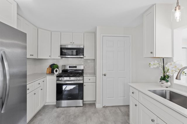 4241 Yosemite Avenue S, Saint Louis Park, MN 55416