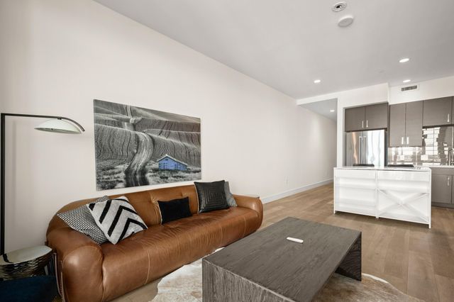 222 West Ave 2012, Austin, TX 78701