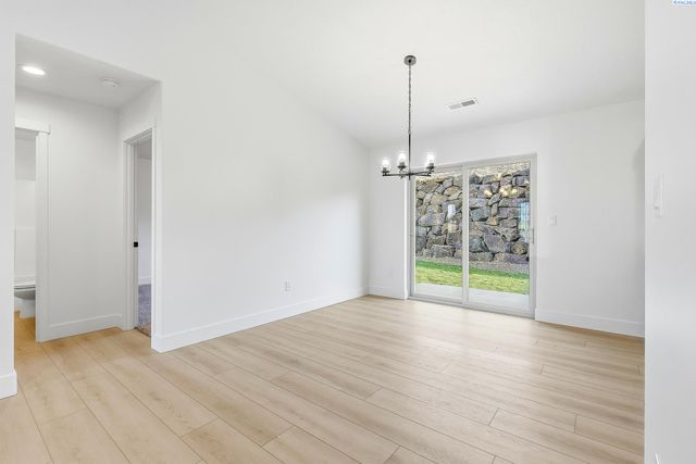 6448 W 29th Ct, Kennewick, WA 99338