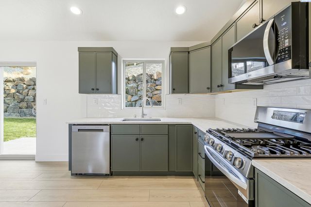 6448 W 29th Ct, Kennewick, WA 99338