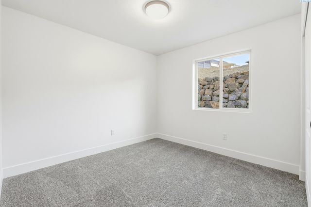 6448 W 29th Ct, Kennewick, WA 99338