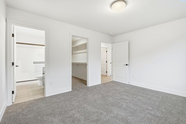 6448 W 29th Ct, Kennewick, WA 99338