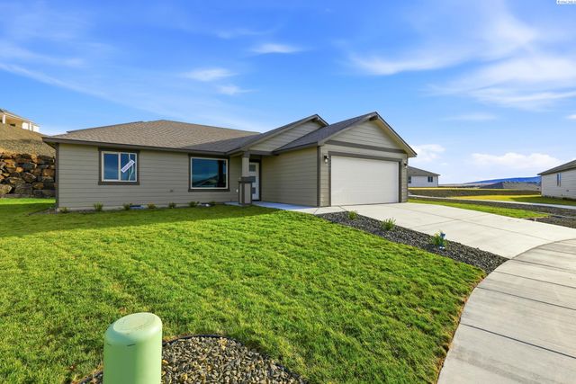 6448 W 29th Ct, Kennewick, WA 99338