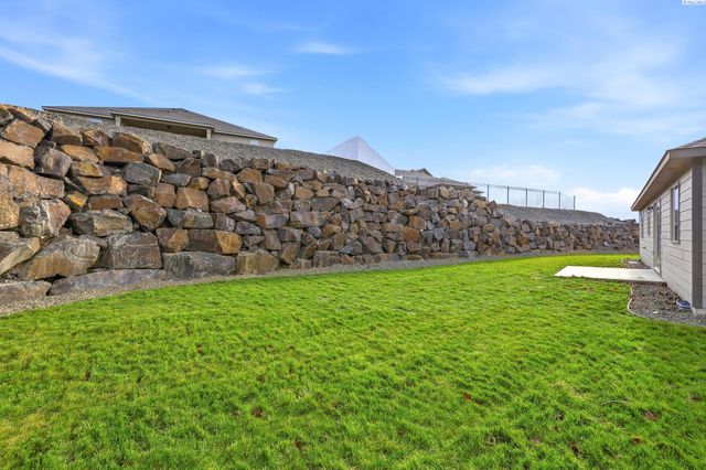 6448 W 29th Ct, Kennewick, WA 99338