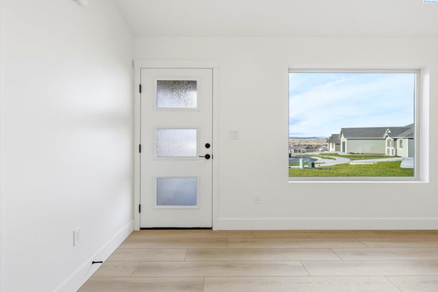 6448 W 29th Ct, Kennewick, WA 99338