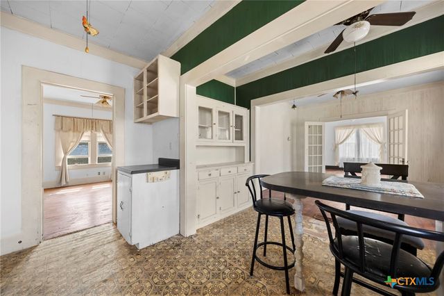 401 S Love Avenue, Florence, TX 76527