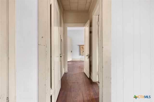 401 S Love Avenue, Florence, TX 76527