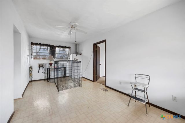 401 S Love Avenue, Florence, TX 76527