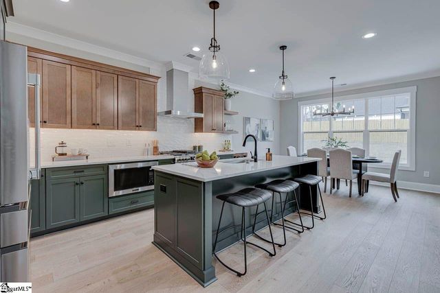 127 Terrace Circle, Simpsonville, SC 29681