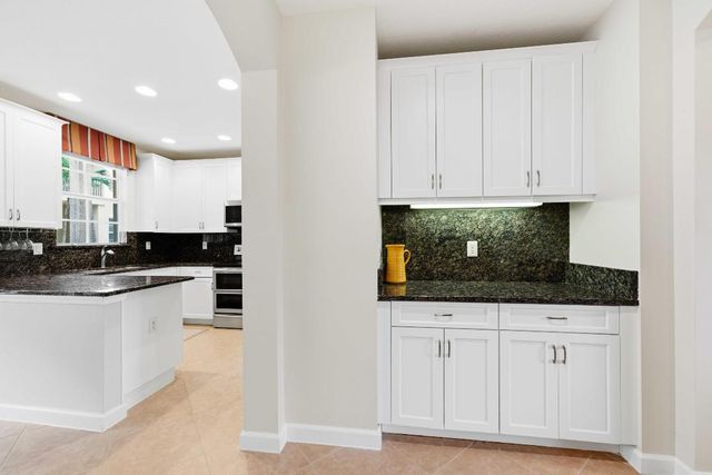 11850 Valencia Gardens Avenue, Palm Beach Gardens, FL 33410