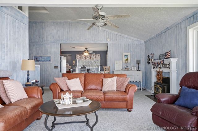 237 Private Road 101, Eucha, OK 74342