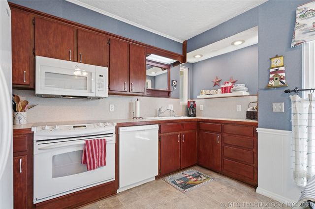 237 Private Road 101, Eucha, OK 74342