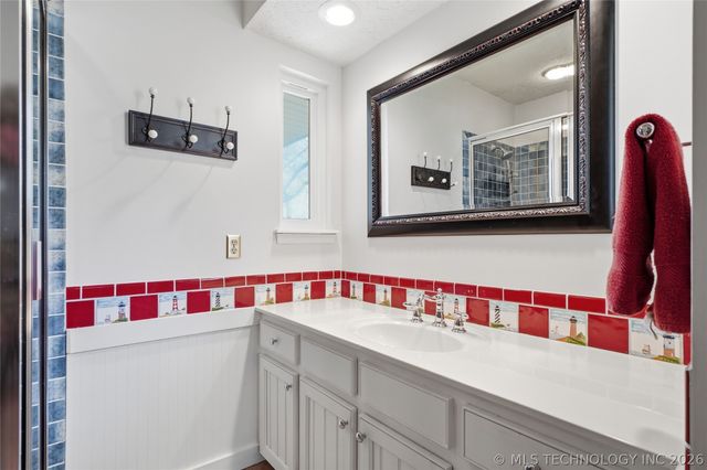 237 Private Road 101, Eucha, OK 74342