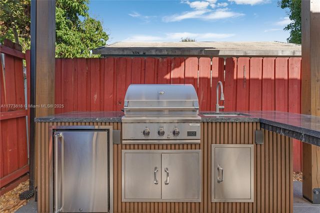 14517 SW 98th Ter, Miami, FL 33186