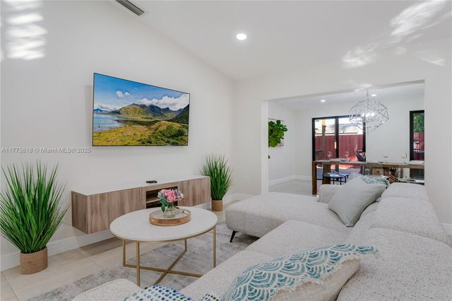 14517 SW 98th Ter, Miami, FL 33186