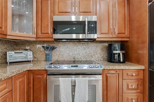 14517 SW 98th Ter, Miami, FL 33186