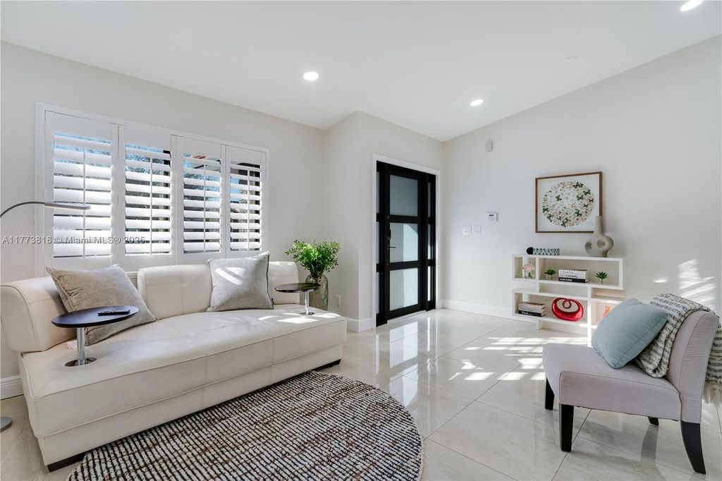 14517 SW 98th Ter, Miami, FL 33186