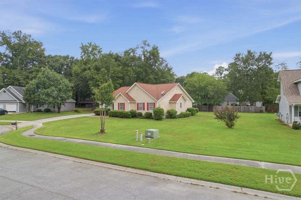 Image 3 of property listing at 807 Rosalie Court, Rincon, GA 31326