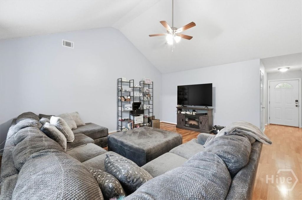 Image 7 of property listing at 807 Rosalie Court, Rincon, GA 31326