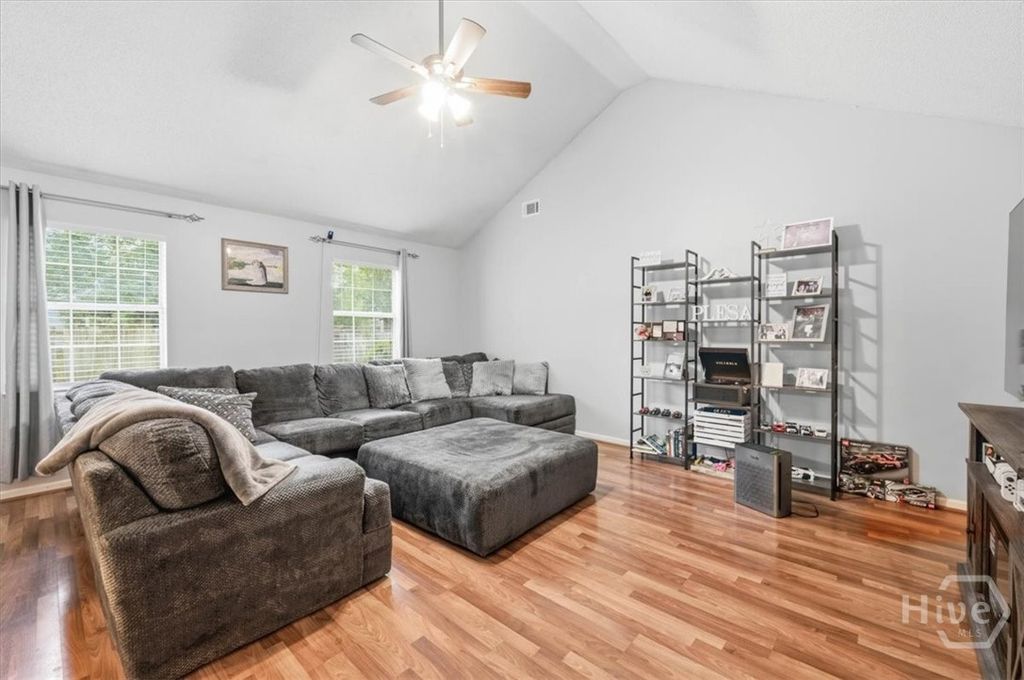 Image 8 of property listing at 807 Rosalie Court, Rincon, GA 31326