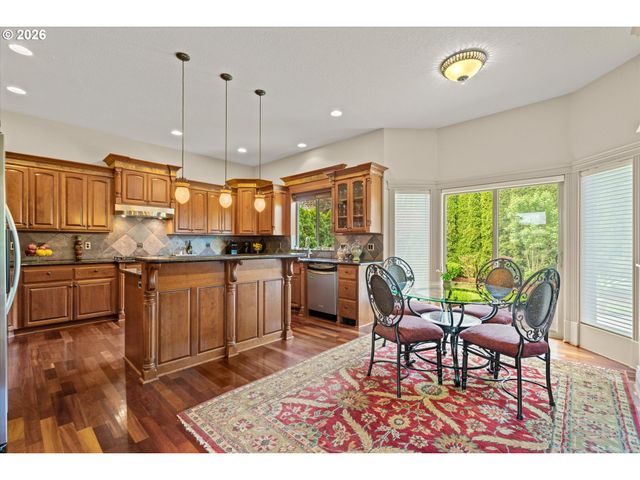 6147 QUAIL HOLLOW St Se, Salem, OR 97306