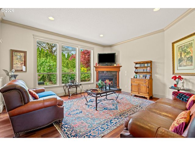 6147 QUAIL HOLLOW St Se, Salem, OR 97306