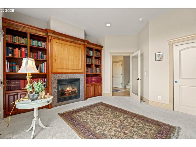 6147 QUAIL HOLLOW St Se, Salem, OR 97306