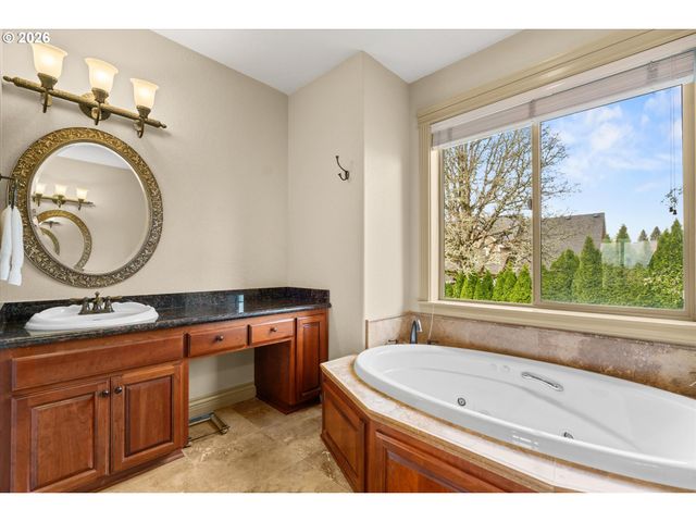 6147 QUAIL HOLLOW St Se, Salem, OR 97306