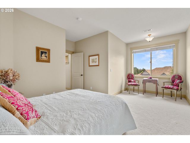 6147 QUAIL HOLLOW St Se, Salem, OR 97306