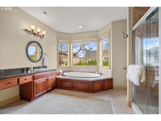 6147 QUAIL HOLLOW St Se, Salem, OR 97306